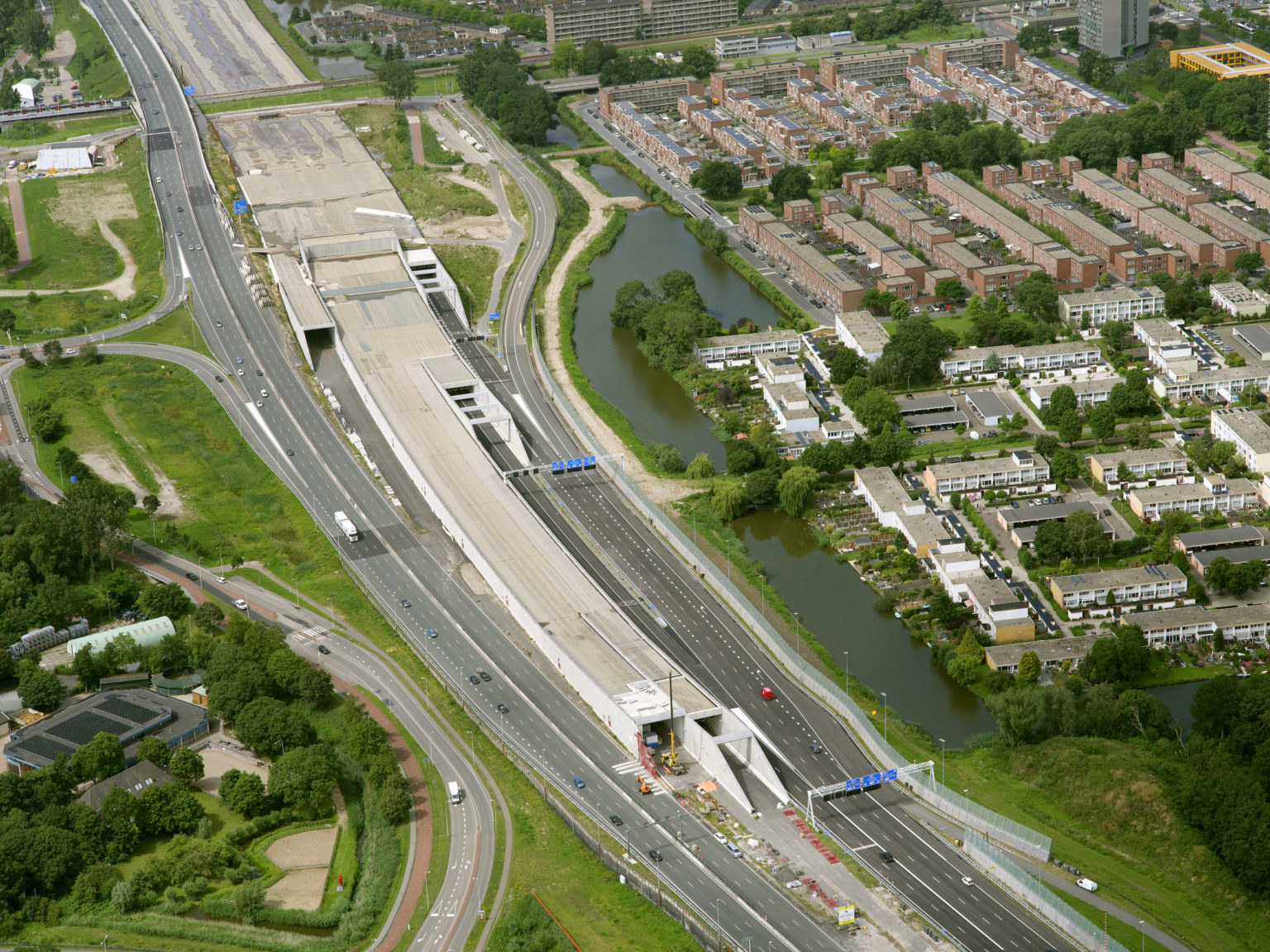 Rijkswaterstaat-gaasperdammertunnel-Netherlands